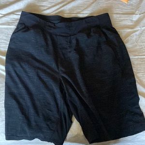 Mens Lululemon T.H.E Short 9” LL- Medium
